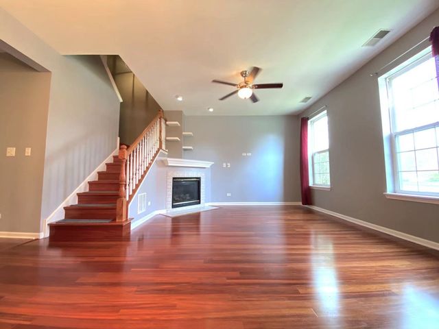 2279 Barrington Drive E 2279, Aurora, IL 60503