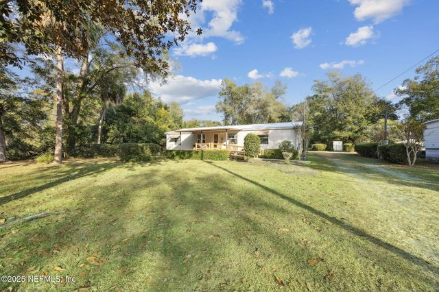 100 WATERWAY Avenue, Satsuma, FL 32189