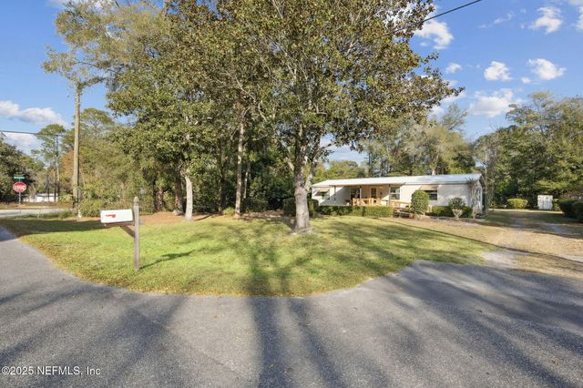 100 WATERWAY Avenue, Satsuma, FL 32189