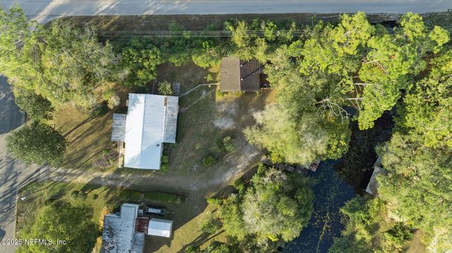 100 WATERWAY Avenue, Satsuma, FL 32189