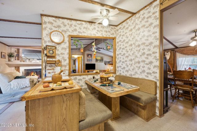 100 WATERWAY Avenue, Satsuma, FL 32189