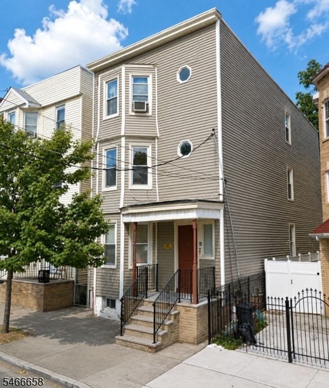 109 S 12Th St, Newark City, NJ 07107 — exterior