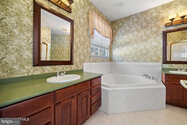 27 MISSION WAY, Barnegat, NJ 08005