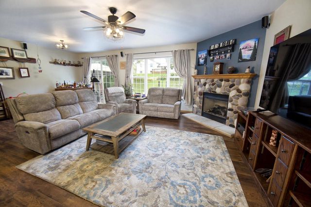 625 Chadwick DRIVE, Watertown, WI 53094