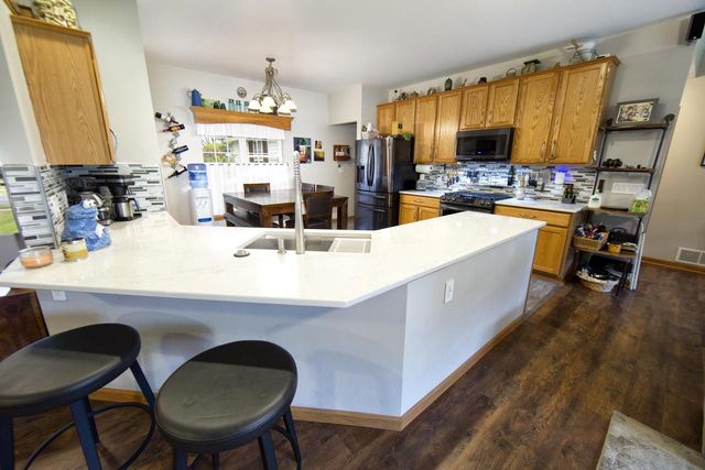 625 Chadwick DRIVE, Watertown, WI 53094