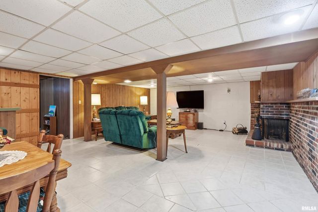 3229 37TH Street, Rock Island, IL 61201