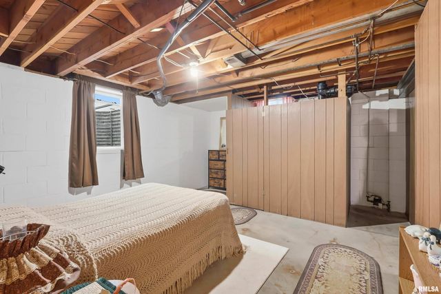 3229 37TH Street, Rock Island, IL 61201