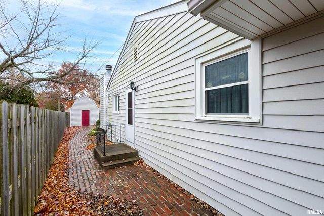 3229 37TH Street, Rock Island, IL 61201