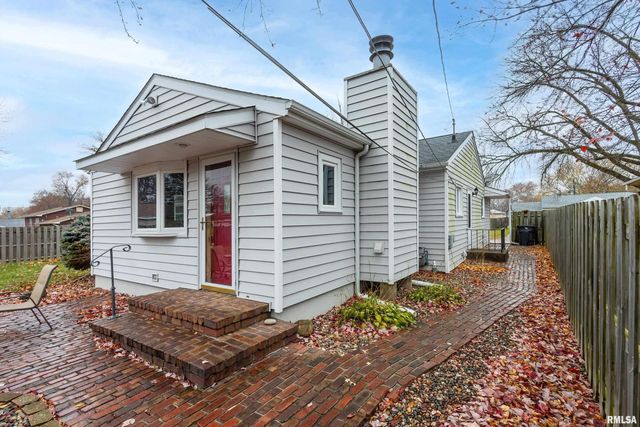 3229 37TH Street, Rock Island, IL 61201