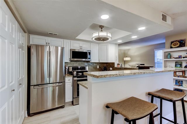 1407 LENNOX ROAD E 1407, Palm Harbor, FL 34683