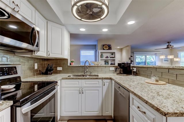 1407 LENNOX ROAD E 1407, Palm Harbor, FL 34683