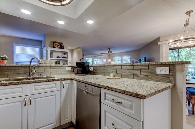 1407 LENNOX ROAD E 1407, Palm Harbor, FL 34683