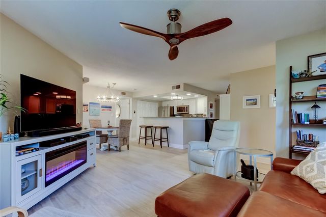 1407 LENNOX ROAD E 1407, Palm Harbor, FL 34683