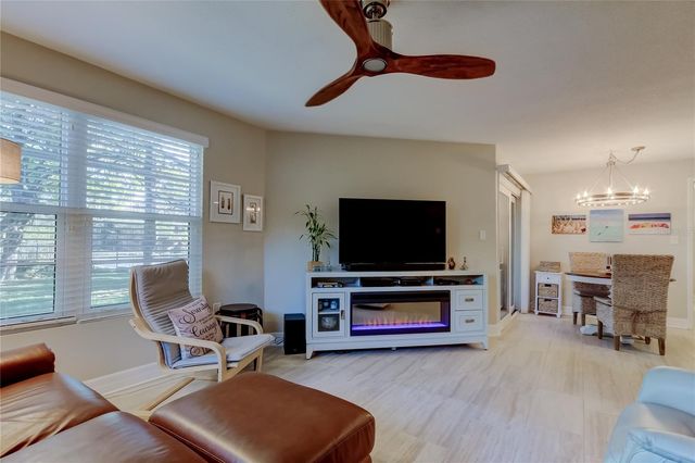 1407 LENNOX ROAD E 1407, Palm Harbor, FL 34683