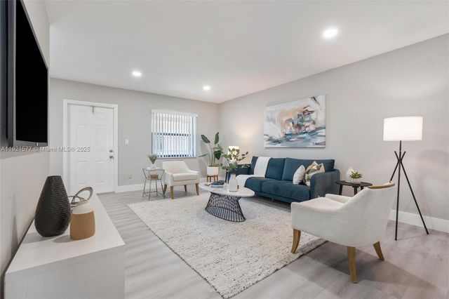 1350 NE 5th Ter 3, Fort Lauderdale, FL 33304