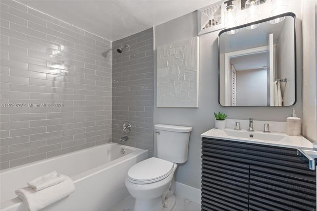 1350 NE 5th Ter 3, Fort Lauderdale, FL 33304