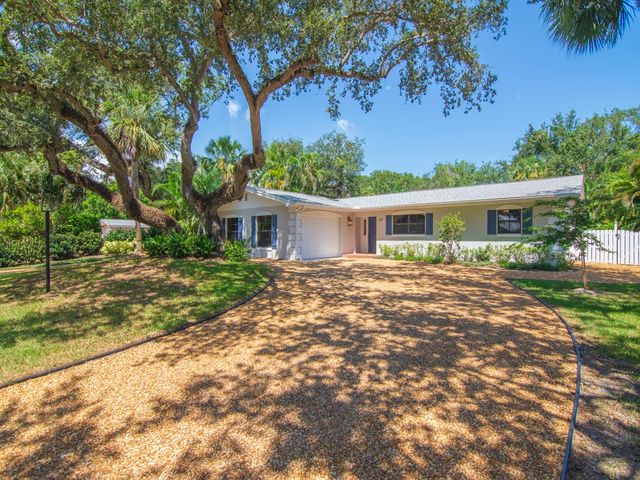 611 Gardenia Lane, Vero Beach, FL 32963