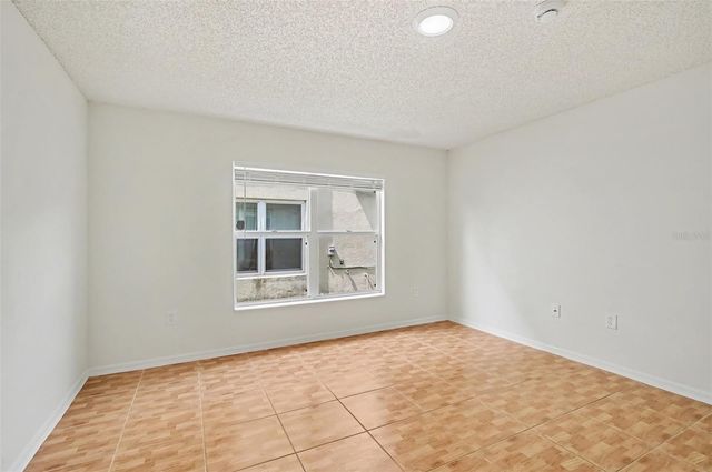 1093 AMANDA KAY CIRCLE, Sanford, FL 32771