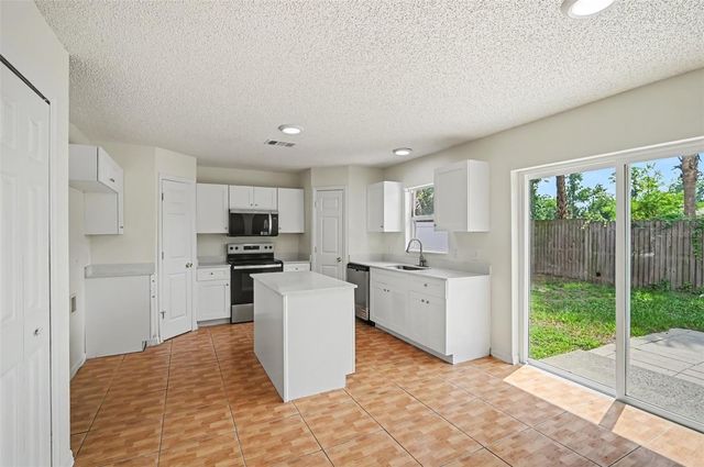 1093 AMANDA KAY CIRCLE, Sanford, FL 32771