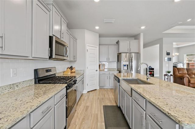 2183 Meadowview Loop E, Semmes, AL 36575