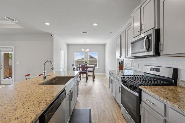 2183 Meadowview Loop E, Semmes, AL 36575