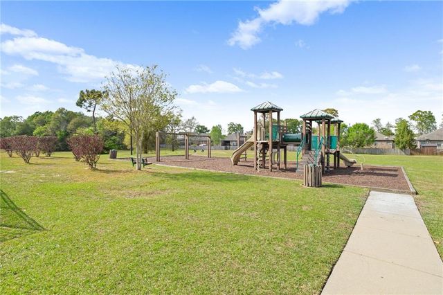 2183 Meadowview Loop E, Semmes, AL 36575