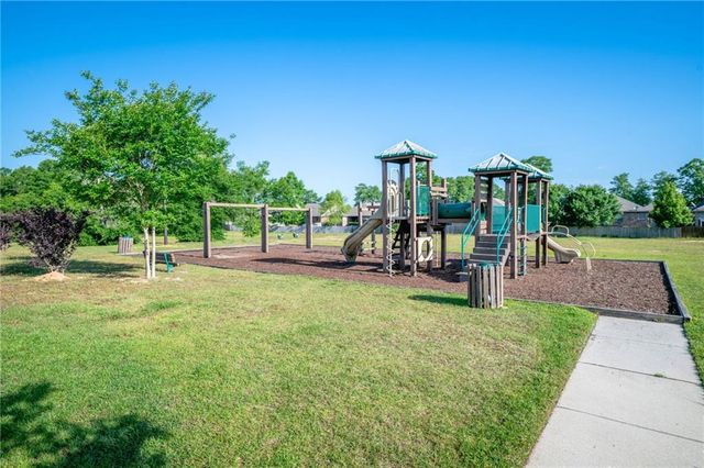 2183 Meadowview Loop E, Semmes, AL 36575