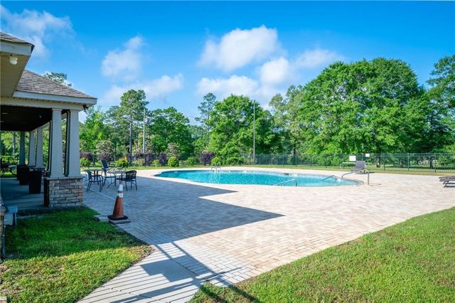 2183 Meadowview Loop E, Semmes, AL 36575