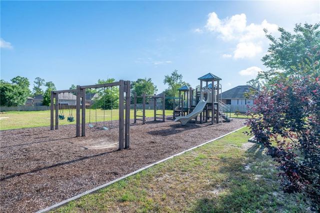 2183 Meadowview Loop E, Semmes, AL 36575