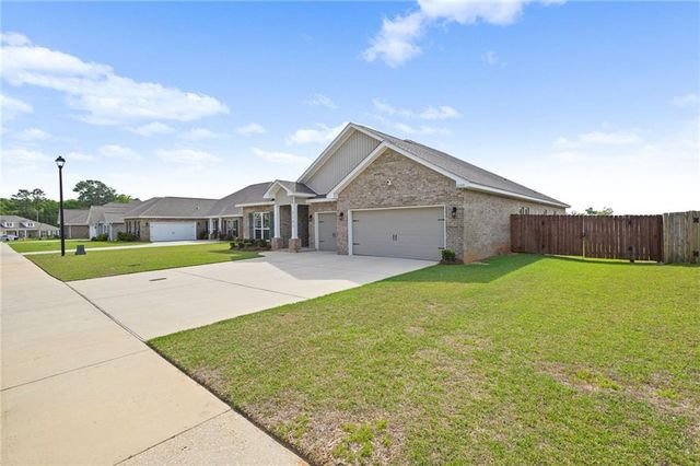 2183 Meadowview Loop E, Semmes, AL 36575