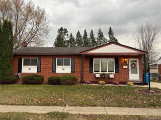 740 Sheffield Drive, Madison Heights, MI 48071