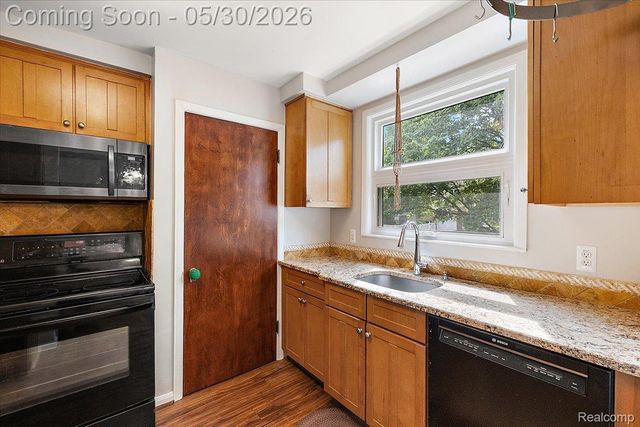 1493 E Melton Road, Birmingham, MI 48009