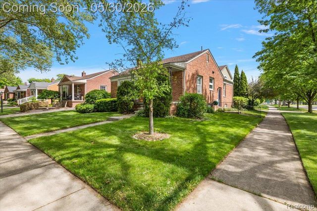 1493 E Melton Road, Birmingham, MI 48009