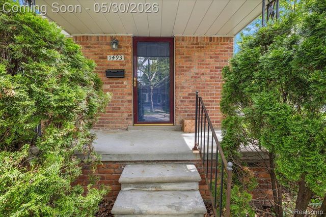 1493 E Melton Road, Birmingham, MI 48009