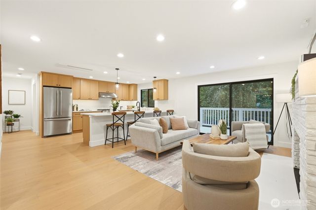 4705 119th Avenue SE, Bellevue, WA 98006