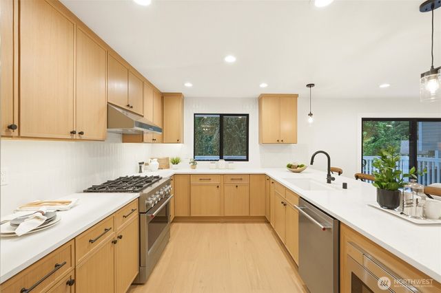 4705 119th Avenue SE, Bellevue, WA 98006