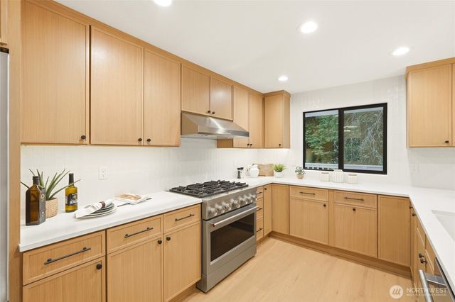 4705 119th Avenue SE, Bellevue, WA 98006