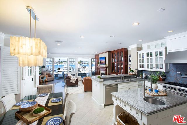 421 E Edgewater Avenue, Newport Beach, CA 92661