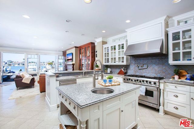 421 E Edgewater Avenue, Newport Beach, CA 92661