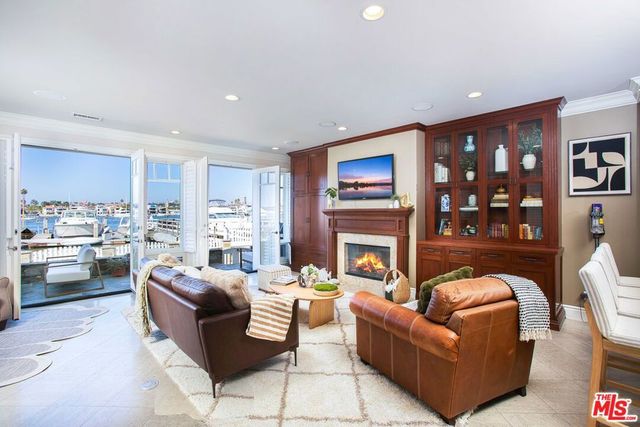 421 E Edgewater Avenue, Newport Beach, CA 92661