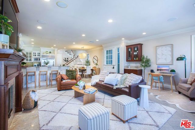 421 E Edgewater Avenue, Newport Beach, CA 92661