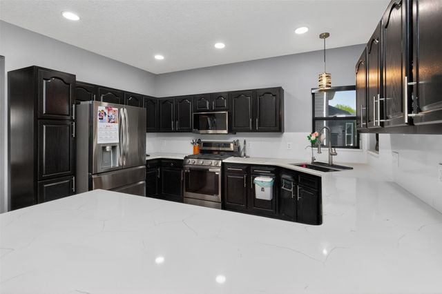 595 SE Whitetail Lane, Waukee, IA 50263
