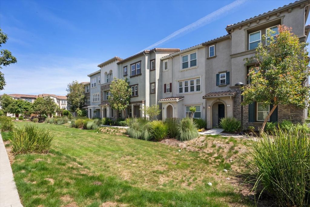 17981 Cantabria Lane, Morgan Hill, CA 95037