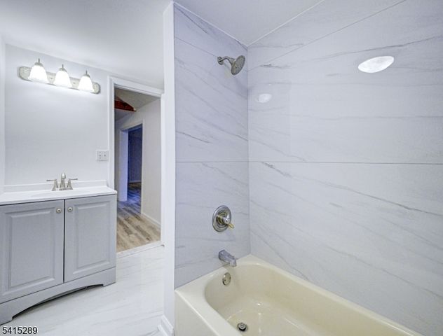 240 Acabonack Rd, Vernon Twp., NJ 07422