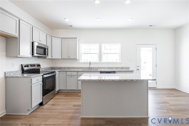 253 Whiteside Rd, Sandston, VA 23150