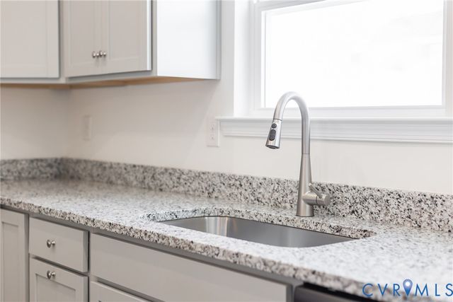 253 Whiteside Rd, Sandston, VA 23150