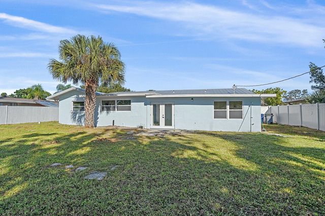 2138 PINE TERRACE, Sarasota, FL 34231