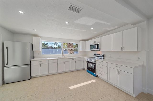 2138 PINE TERRACE, Sarasota, FL 34231