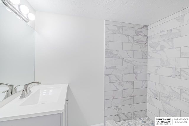 4936 S 18th Street, Omaha, NE 68107