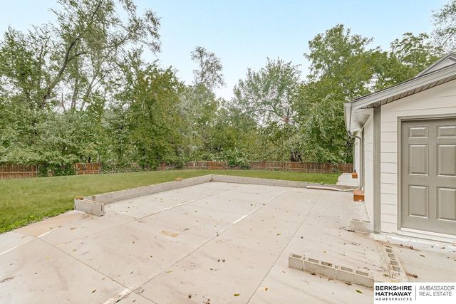 4936 S 18th Street, Omaha, NE 68107